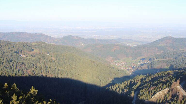 Dieses Bild zeigt eine Webcam-Aufnahme vom Achertal, aufgenommen am Dienstag, den 07.04.2026 um 08:10 Uhr. Die Temperatur betrug 10.6°C.