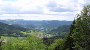 Dieses Bild zeigt eine Webcam-Aufnahme vom Achertal, aufgenommen am Dienstag, den 12.05.2026 um 15:10 Uhr. Die Temperatur betrug 7.1°C.