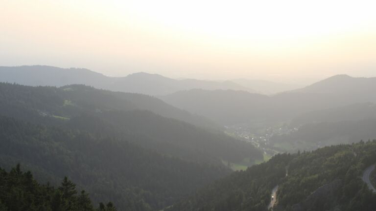 Dieses Bild zeigt eine Webcam-Aufnahme vom Achertal, aufgenommen am Mittwoch, den 13.08.2025 um 19:50 Uhr. Die Temperatur betrug 25.8°C.