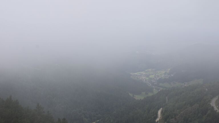 Dieses Bild zeigt eine Webcam-Aufnahme vom Achertal, aufgenommen am Montag, den 04.08.2025 um 15:30 Uhr. Die Temperatur betrug 14.2°C.