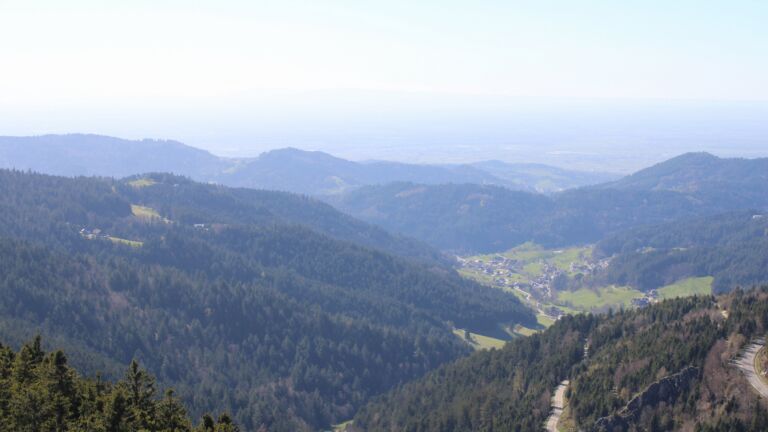 Dieses Bild zeigt eine Webcam-Aufnahme vom Achertal, aufgenommen am Mittwoch, den 08.04.2026 um 16:40 Uhr. Die Temperatur betrug 17.7°C.