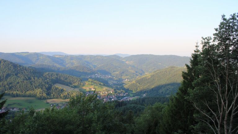 Dieses Bild zeigt eine Webcam-Aufnahme vom Achertal, aufgenommen am Montag, den 22.06.2026 um 06:40 Uhr. Die Temperatur betrug 25.3°C.