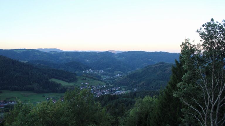Dieses Bild zeigt eine Webcam-Aufnahme vom Achertal, aufgenommen am Dienstag, den 15.09.2026 um 07:20 Uhr. Die Temperatur betrug 17.5°C.