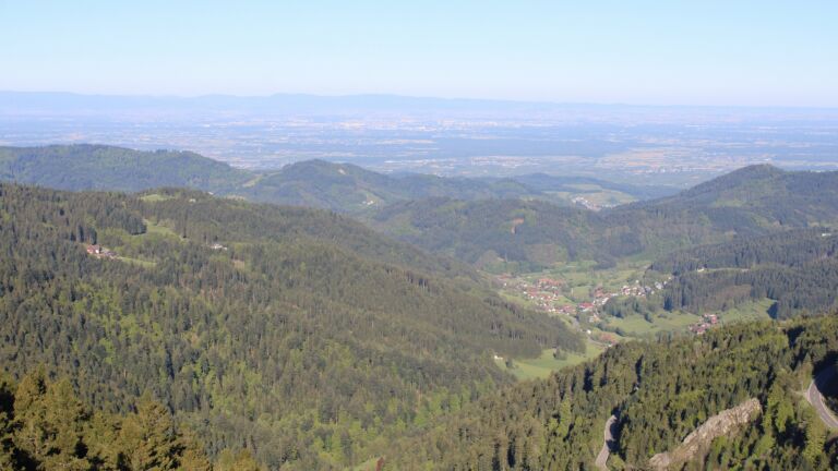 Dieses Bild zeigt eine Webcam-Aufnahme vom Achertal, aufgenommen am Freitag, den 01.05.2026 um 08:30 Uhr. Die Temperatur betrug 7.9°C.