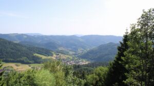 Dieses Bild zeigt eine Webcam-Aufnahme vom Achertal, aufgenommen am Samstag, den 30.05.2026 um 17:30 Uhr. Die Temperatur betrug 32.1°C.