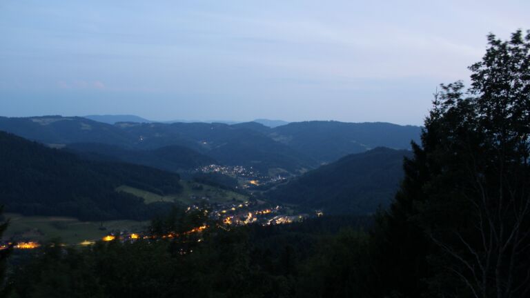 Dieses Bild zeigt eine Webcam-Aufnahme vom Achertal, aufgenommen am Dienstag, den 14.07.2026 um 22:10 Uhr. Die Temperatur betrug 24.1°C.