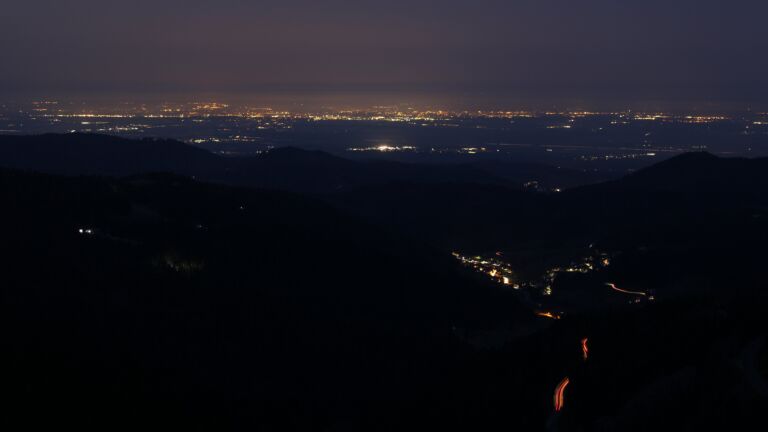 Dieses Bild zeigt eine Webcam-Aufnahme vom Achertal, aufgenommen am Freitag, den 06.03.2026 um 06:10 Uhr. Die Temperatur betrug 11.5°C.