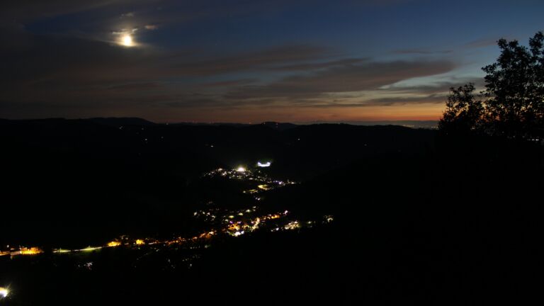 Dieses Bild zeigt eine Webcam-Aufnahme vom Achertal, aufgenommen am Freitag, den 16.10.2026 um 19:40 Uhr. Die Temperatur betrug 17.1°C.
