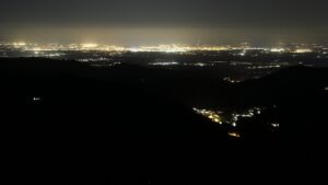 Dieses Bild zeigt eine Webcam-Aufnahme vom Achertal, aufgenommen am Dienstag, den 07.04.2026 um 23:30 Uhr. Die Temperatur betrug 8.9°C.