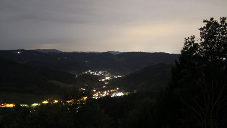 Dieses Bild zeigt eine Webcam-Aufnahme vom Achertal, aufgenommen am Donnerstag, den 01.10.2026 um 06:00 Uhr. Die Temperatur betrug 18.5°C.