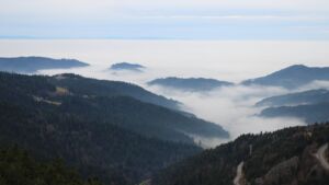 Dieses Bild zeigt eine Webcam-Aufnahme vom Achertal, aufgenommen am Dienstag, den 16.12.2025 um 15:40 Uhr. Die Temperatur betrug 8.8°C.