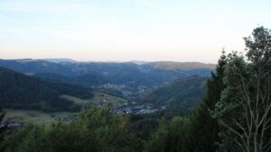 Dieses Bild zeigt eine Webcam-Aufnahme vom Achertal, aufgenommen am Sonntag, den 23.08.2026 um 07:00 Uhr. Die Temperatur betrug 12.5°C.