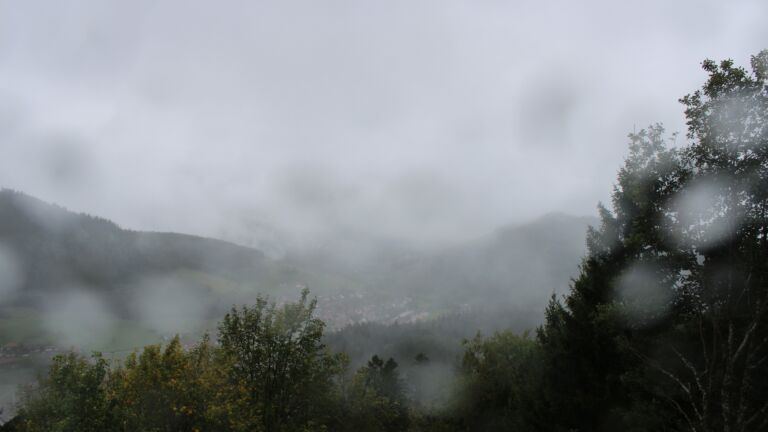 Dieses Bild zeigt eine Webcam-Aufnahme vom Achertal, aufgenommen am Samstag, den 17.10.2026 um 12:10 Uhr. Die Temperatur betrug 8.9°C.