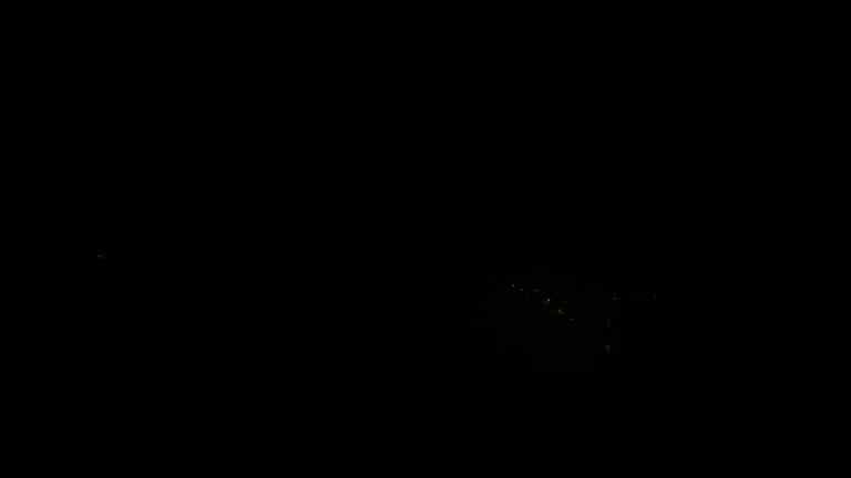 Dieses Bild zeigt eine Webcam-Aufnahme vom Achertal, aufgenommen am Donnerstag, den 30.10.2025 um 01:00 Uhr. Die Temperatur betrug 7.3°C.