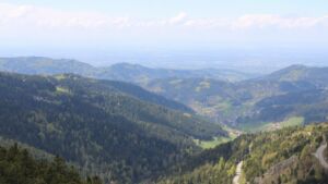 Dieses Bild zeigt eine Webcam-Aufnahme vom Achertal, aufgenommen am Montag, den 20.04.2026 um 13:40 Uhr. Die Temperatur betrug 8.3°C.