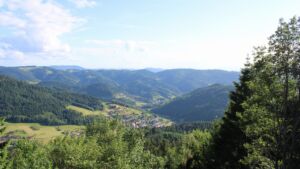 Dieses Bild zeigt eine Webcam-Aufnahme vom Achertal, aufgenommen am Freitag, den 05.06.2026 um 18:40 Uhr. Die Temperatur betrug 18.7°C.