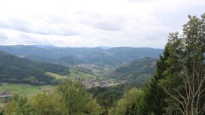 Dieses Bild zeigt eine Webcam-Aufnahme vom Achertal, aufgenommen am Freitag, den 09.10.2026 um 13:50 Uhr. Die Temperatur betrug 10.2°C.