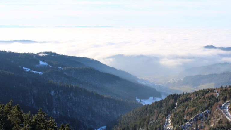 Dieses Bild zeigt eine Webcam-Aufnahme vom Achertal, aufgenommen am Samstag, den 22.11.2025 um 14:40 Uhr. Die Temperatur betrug -2.6°C.