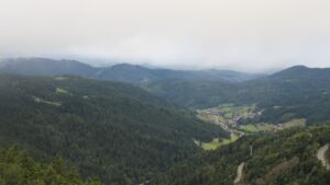 Dieses Bild zeigt eine Webcam-Aufnahme vom Achertal, aufgenommen am Montag, den 15.09.2025 um 08:30 Uhr. Die Temperatur betrug 13.7°C.