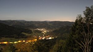 Dieses Bild zeigt eine Webcam-Aufnahme vom Achertal, aufgenommen am Donnerstag, den 29.10.2026 um 00:30 Uhr. Die Temperatur betrug 6.7°C.