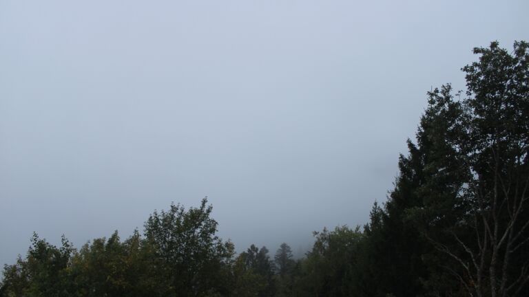 Dieses Bild zeigt eine Webcam-Aufnahme vom Achertal, aufgenommen am Donnerstag, den 01.10.2026 um 18:20 Uhr. Die Temperatur betrug 15.8°C.