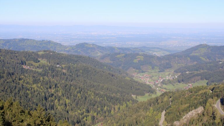 Dieses Bild zeigt eine Webcam-Aufnahme vom Achertal, aufgenommen am Donnerstag, den 23.04.2026 um 09:00 Uhr. Die Temperatur betrug 7.1°C.