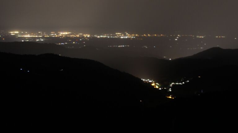 Dieses Bild zeigt eine Webcam-Aufnahme vom Achertal, aufgenommen am Donnerstag, den 26.06.2025 um 03:10 Uhr. Die Temperatur betrug 20.5°C.