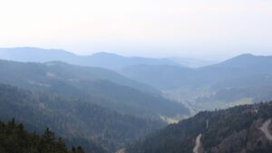 Dieses Bild zeigt eine Webcam-Aufnahme vom Achertal, aufgenommen am Montag, den 23.03.2026 um 15:30 Uhr. Die Temperatur betrug 7.3°C.