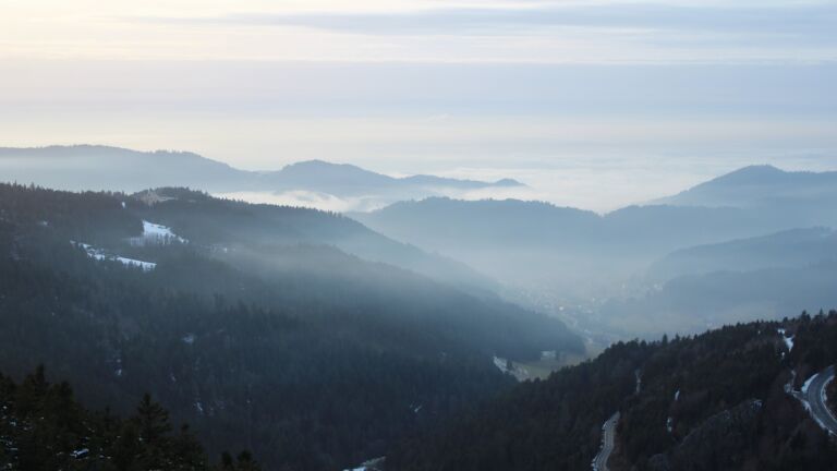 Dieses Bild zeigt eine Webcam-Aufnahme vom Achertal, aufgenommen am Samstag, den 31.01.2026 um 17:00 Uhr. Die Temperatur betrug 4.9°C.