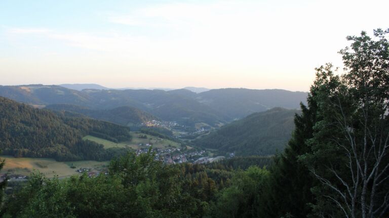 Dieses Bild zeigt eine Webcam-Aufnahme vom Achertal, aufgenommen am Samstag, den 08.08.2026 um 20:30 Uhr. Die Temperatur betrug 26.2°C.
