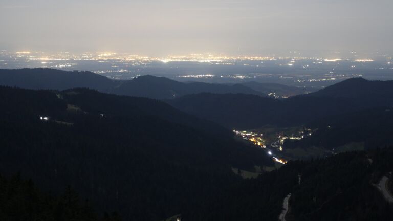 Dieses Bild zeigt eine Webcam-Aufnahme vom Achertal, aufgenommen am Samstag, den 28.02.2026 um 02:00 Uhr. Die Temperatur betrug 10.1°C.