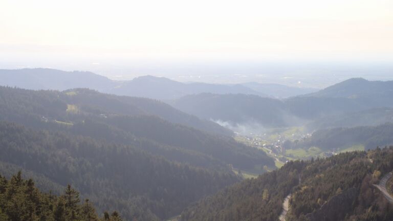 Dieses Bild zeigt eine Webcam-Aufnahme vom Achertal, aufgenommen am Donnerstag, den 09.04.2026 um 18:40 Uhr. Die Temperatur betrug 14.4°C.