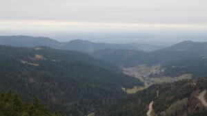 Dieses Bild zeigt eine Webcam-Aufnahme vom Achertal, aufgenommen am Mittwoch, den 10.12.2025 um 14:10 Uhr. Die Temperatur betrug 6.1°C.