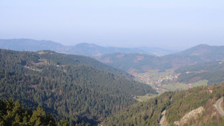 Dieses Bild zeigt eine Webcam-Aufnahme vom Achertal, aufgenommen am Montag, den 23.03.2026 um 08:30 Uhr. Die Temperatur betrug 6°C.