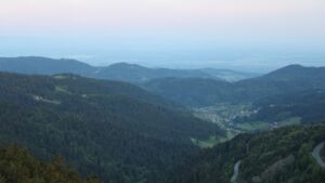 Dieses Bild zeigt eine Webcam-Aufnahme vom Achertal, aufgenommen am Sonntag, den 10.05.2026 um 06:00 Uhr. Die Temperatur betrug 12.6°C.