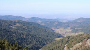 Dieses Bild zeigt eine Webcam-Aufnahme vom Achertal, aufgenommen am Dienstag, den 03.03.2026 um 10:10 Uhr. Die Temperatur betrug 9.4°C.