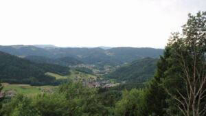Dieses Bild zeigt eine Webcam-Aufnahme vom Achertal, aufgenommen am Dienstag, den 07.07.2026 um 17:40 Uhr. Die Temperatur betrug 26.4°C.