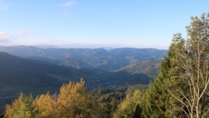 Dieses Bild zeigt eine Webcam-Aufnahme vom Achertal, aufgenommen am Freitag, den 30.10.2026 um 08:20 Uhr. Die Temperatur betrug 5°C.