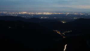 Dieses Bild zeigt eine Webcam-Aufnahme vom Achertal, aufgenommen am Dienstag, den 16.09.2025 um 20:20 Uhr. Die Temperatur betrug 8.5°C.