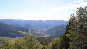 Dieses Bild zeigt eine Webcam-Aufnahme vom Achertal, aufgenommen am Sonntag, den 27.09.2026 um 15:30 Uhr. Die Temperatur betrug 29.2°C.