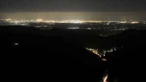 Dieses Bild zeigt eine Webcam-Aufnahme vom Achertal, aufgenommen am Freitag, den 13.03.2026 um 00:00 Uhr. Die Temperatur betrug 3.3°C.