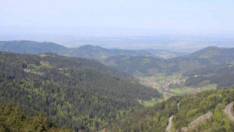 Dieses Bild zeigt eine Webcam-Aufnahme vom Achertal, aufgenommen am Dienstag, den 28.04.2026 um 09:50 Uhr. Die Temperatur betrug 11.1°C.