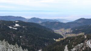 Dieses Bild zeigt eine Webcam-Aufnahme vom Achertal, aufgenommen am Dienstag, den 27.01.2026 um 12:50 Uhr. Die Temperatur betrug 4.4°C.