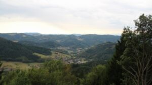 Dieses Bild zeigt eine Webcam-Aufnahme vom Achertal, aufgenommen am Montag, den 24.08.2026 um 17:30 Uhr. Die Temperatur betrug 18°C.