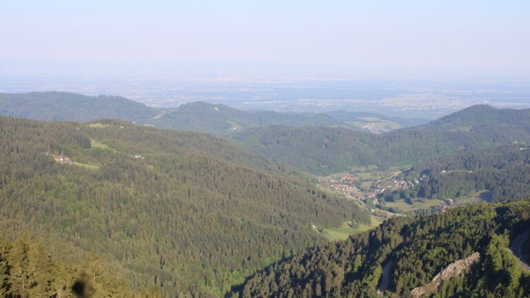 Dieses Bild zeigt eine Webcam-Aufnahme vom Achertal, aufgenommen am Mittwoch, den 14.05.2025 um 07:50 Uhr. Die Temperatur betrug 13.6°C.