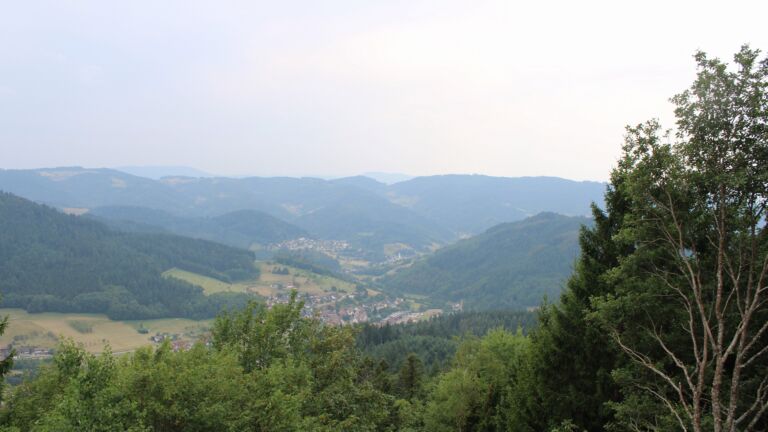 Dieses Bild zeigt eine Webcam-Aufnahme vom Achertal, aufgenommen am Freitag, den 31.07.2026 um 15:30 Uhr. Die Temperatur betrug 30.6°C.