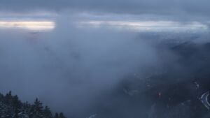 Dieses Bild zeigt eine Webcam-Aufnahme vom Achertal, aufgenommen am Montag, den 24.11.2025 um 17:00 Uhr. Die Temperatur betrug 0.3°C.