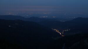 Dieses Bild zeigt eine Webcam-Aufnahme vom Achertal, aufgenommen am Sonntag, den 08.03.2026 um 06:10 Uhr. Die Temperatur betrug 9.5°C.