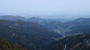 Dieses Bild zeigt eine Webcam-Aufnahme vom Achertal, aufgenommen am Freitag, den 17.04.2026 um 06:10 Uhr. Die Temperatur betrug 9.6°C.