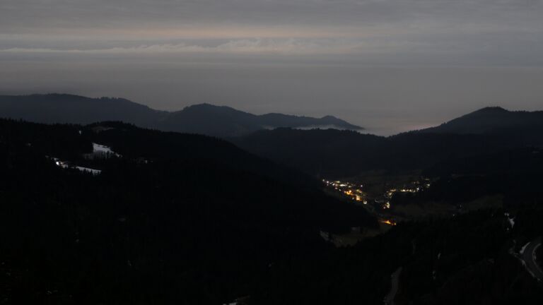 Dieses Bild zeigt eine Webcam-Aufnahme vom Achertal, aufgenommen am Sonntag, den 01.02.2026 um 02:30 Uhr. Die Temperatur betrug 3.6°C.